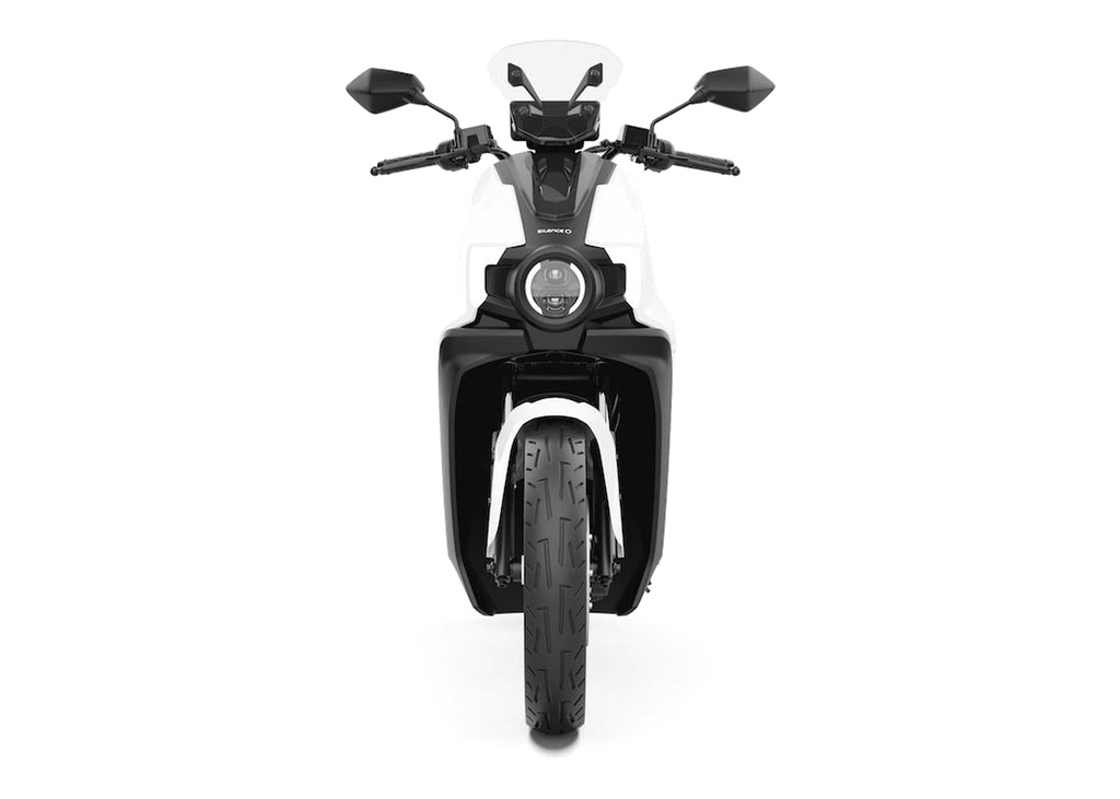 S02_120_MY25_WHITE (5)